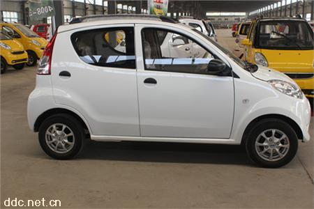  三杰电动四轮车